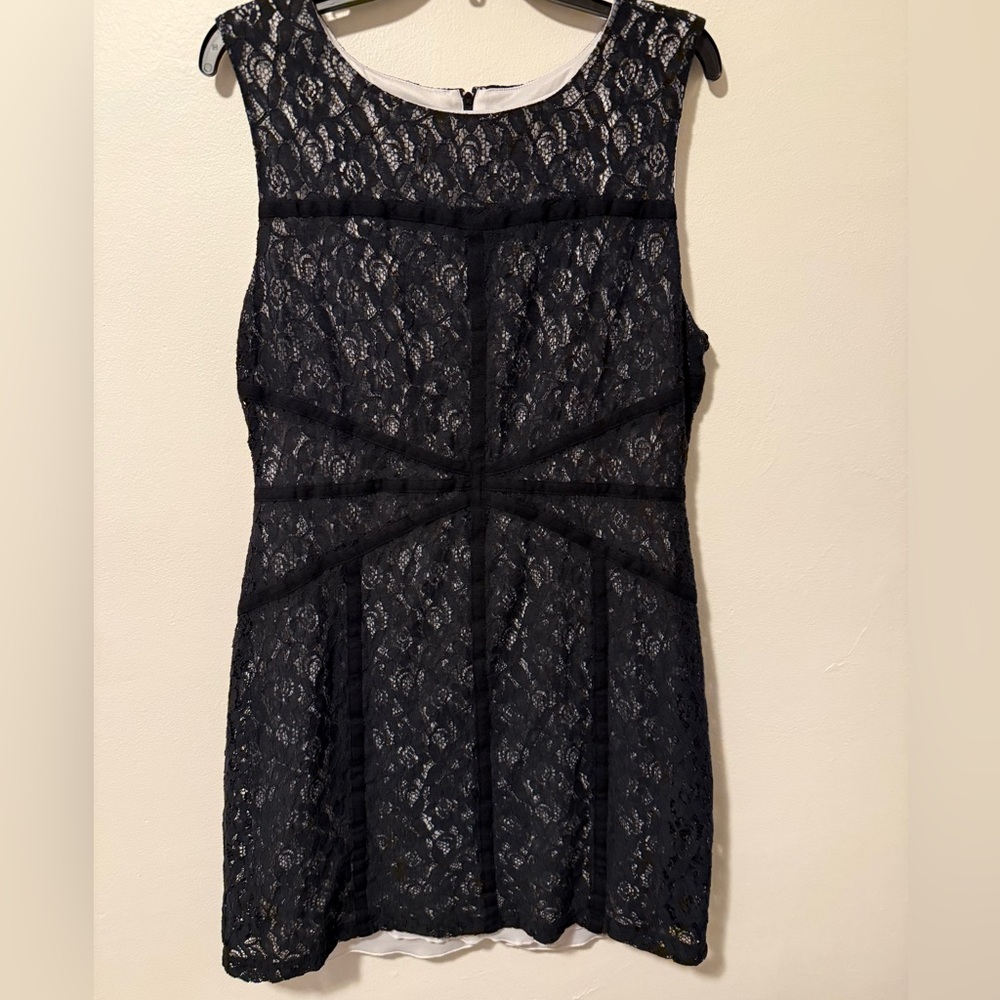 Bisou Bisou Michele Bohbot Black Lace Overlay/White Lining Sheath Dress, 16